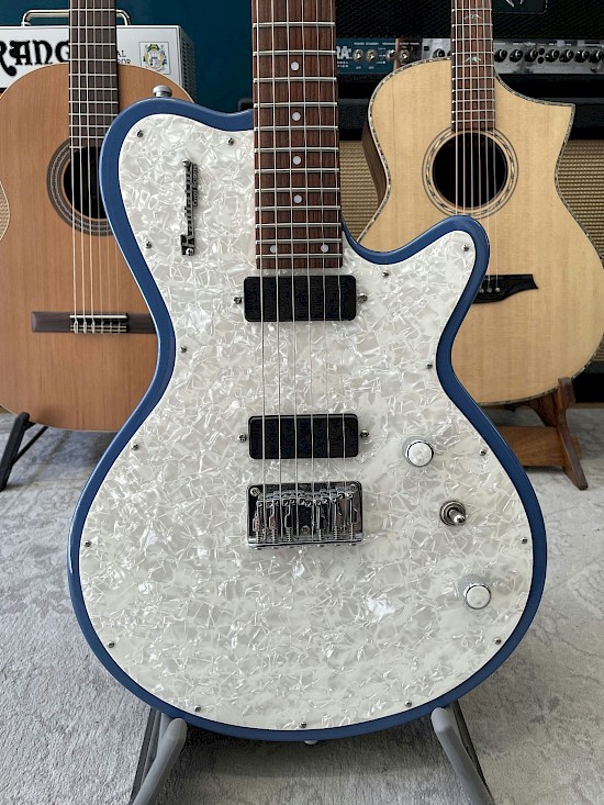 Godin Radiator